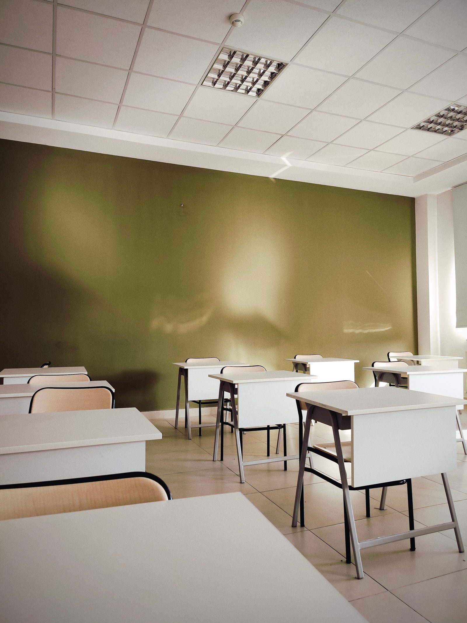 Cafeteria & Dining Hall